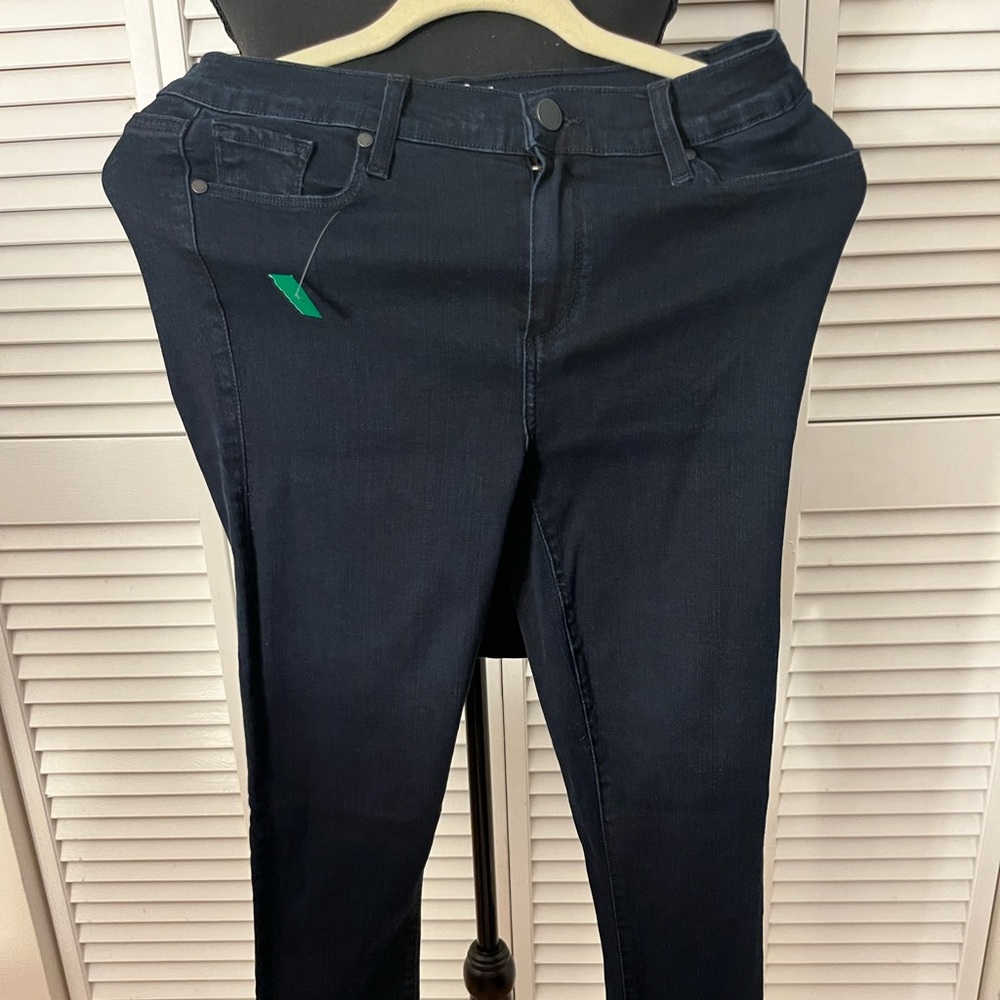 PAIGE - Womens Jeans. NWT. Size 32 - REINA Style